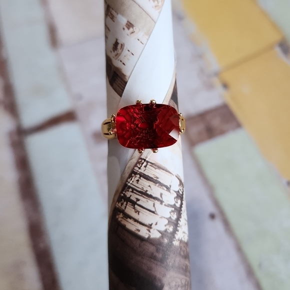 Ladies ring. - Picture 1 of 9